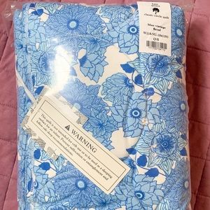 Kate Quinn Blue Vintage Floral quilt